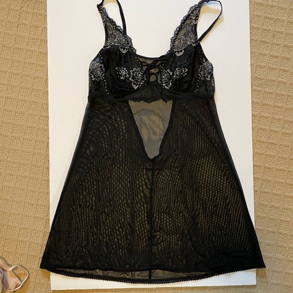 Lingerie 2 piece Chemise and Panties - Picture 3 of 4